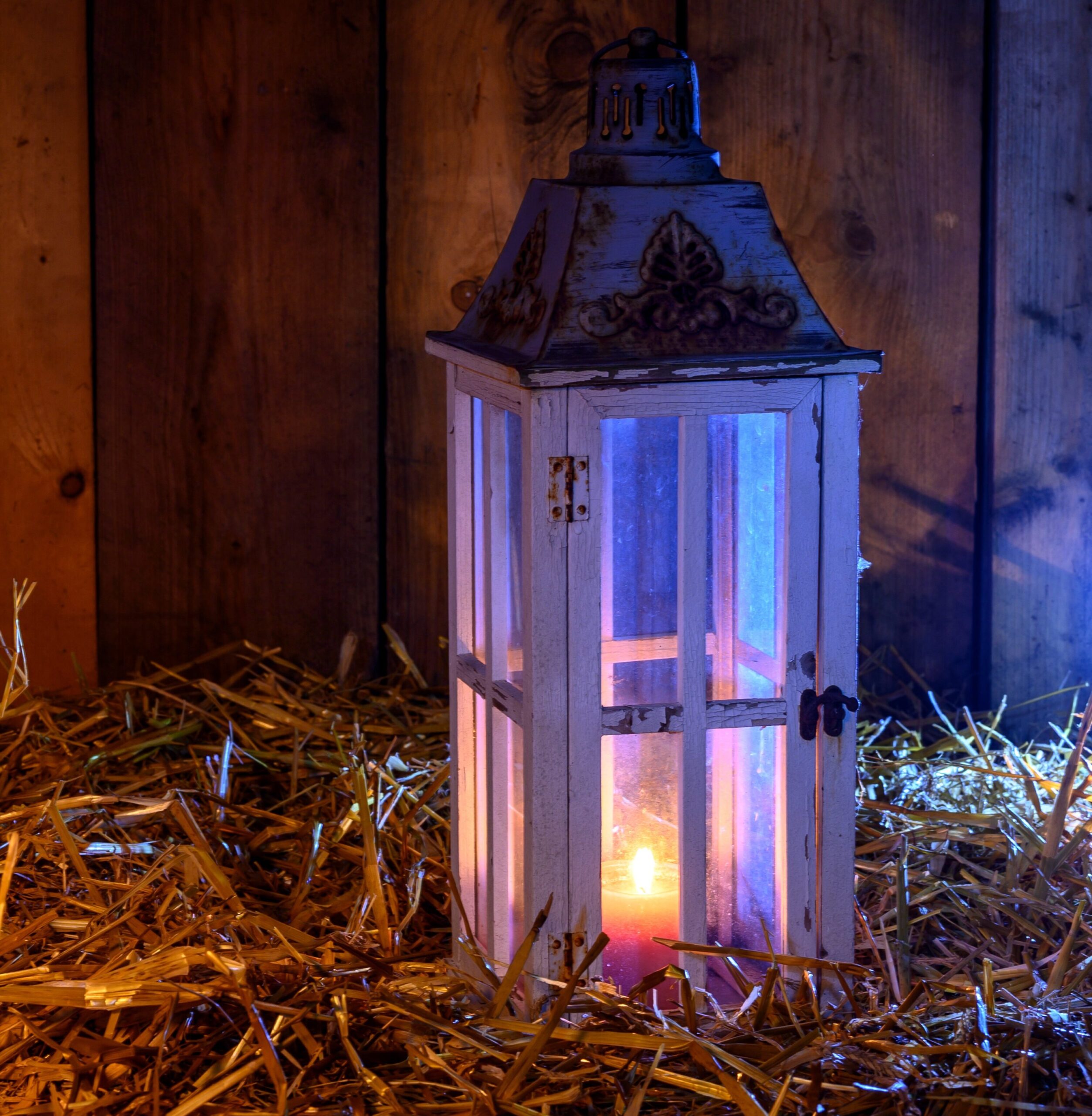 lantern-4665896-scaled-aspect-ratio-1705-1741.7713567839