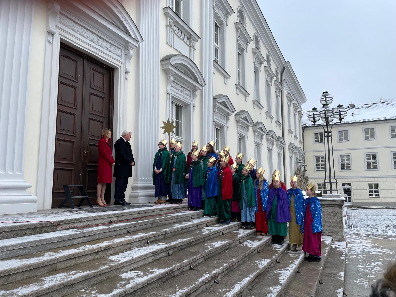 Ankunft vor Schloss Bellevue